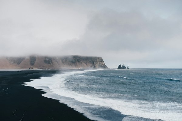 Comment choisir une croisière qui inclut des randonnées pour découvrir les geysers en Islande?